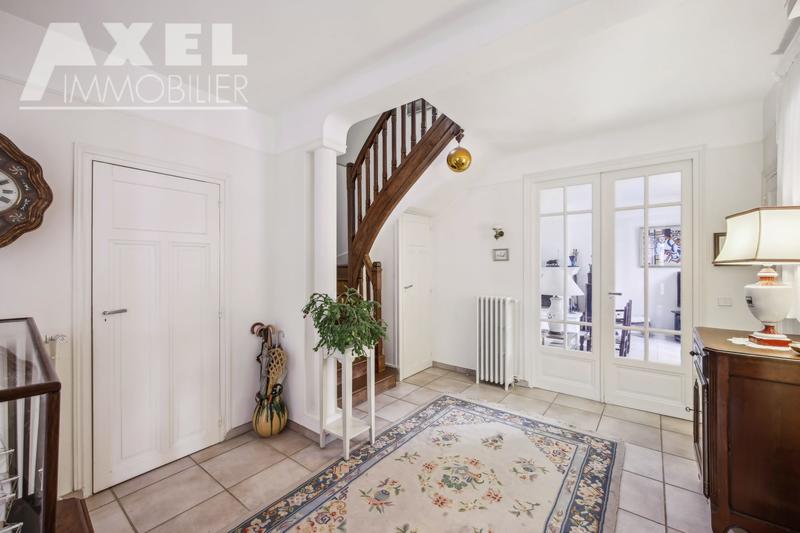 Maison - 212 m² - 6 pièces