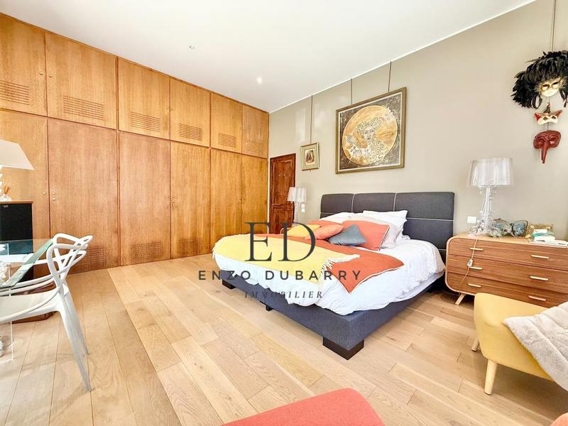 Appartement - 167 m² - 5 pièces