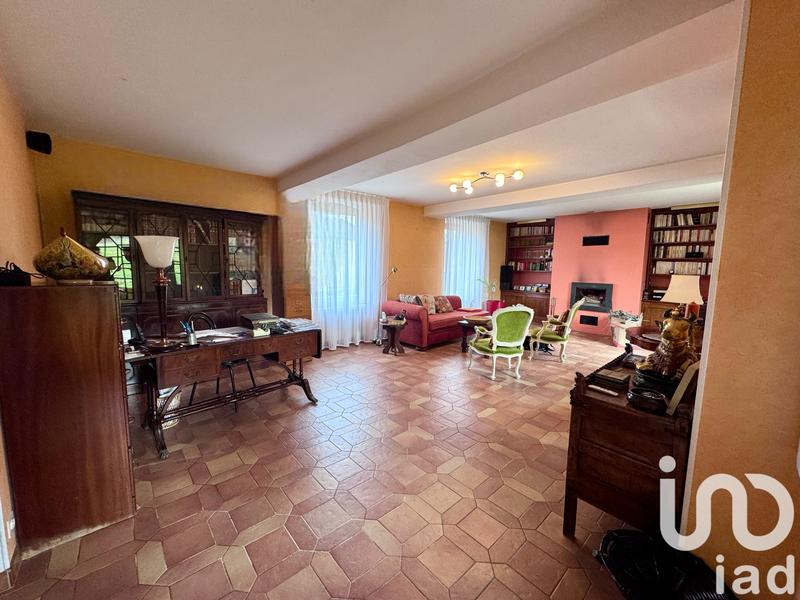 Maison - 230 m² - 8 pièces