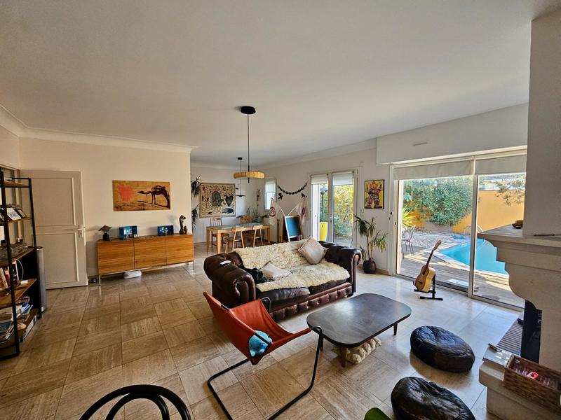 Maison - 140 m² - 5 pièces