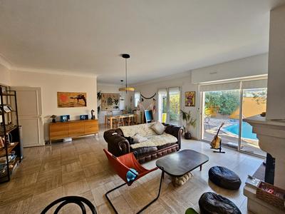 Maison - 140 m² - 5 pièces