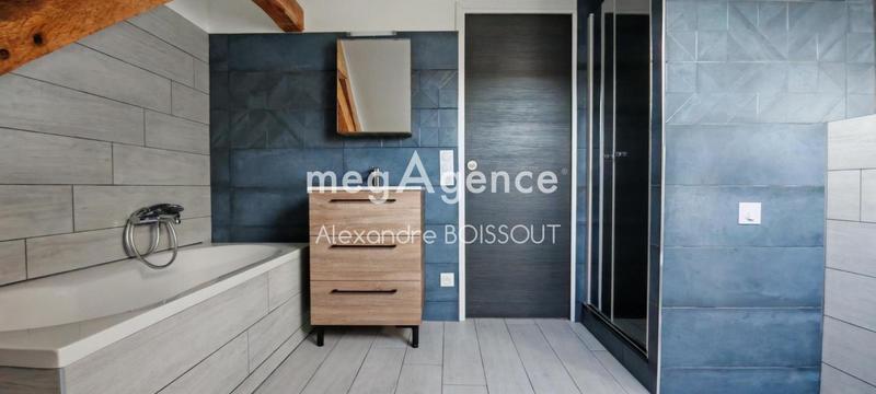 Maison - 219 m² - 4 pièces