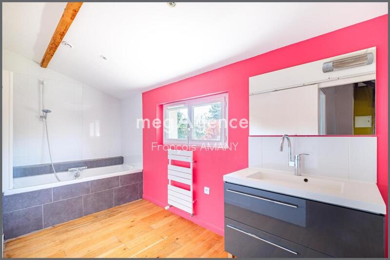 Maison - 296 m² - 8 pièces