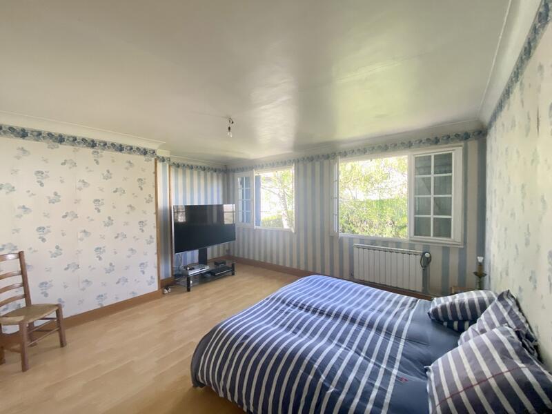 Maison - 211 m² - 7 pièces