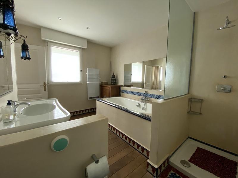 Appartement - 145 m² - 6 pièces