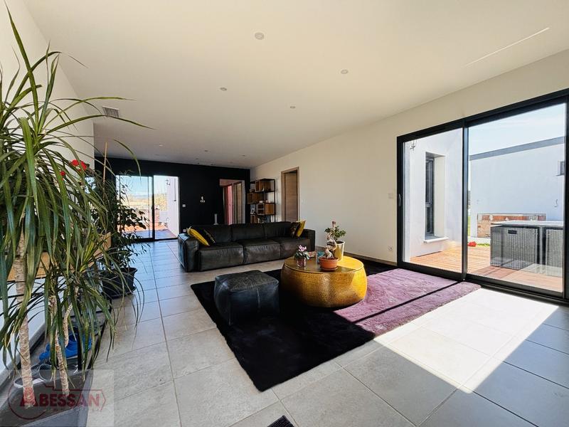 Villa - 90 m² - 4 pièces