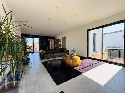 Villa - 90 m² - 4 pièces