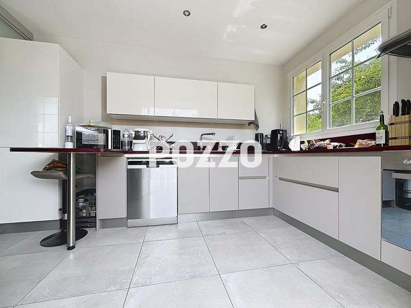 Maison - 131 m² - 8 pièces