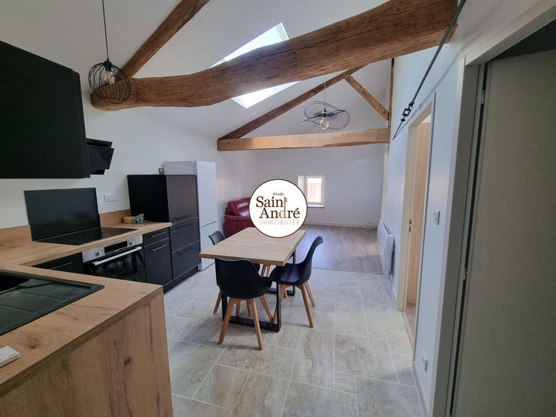 Maison - 256 m² - 8 pièces