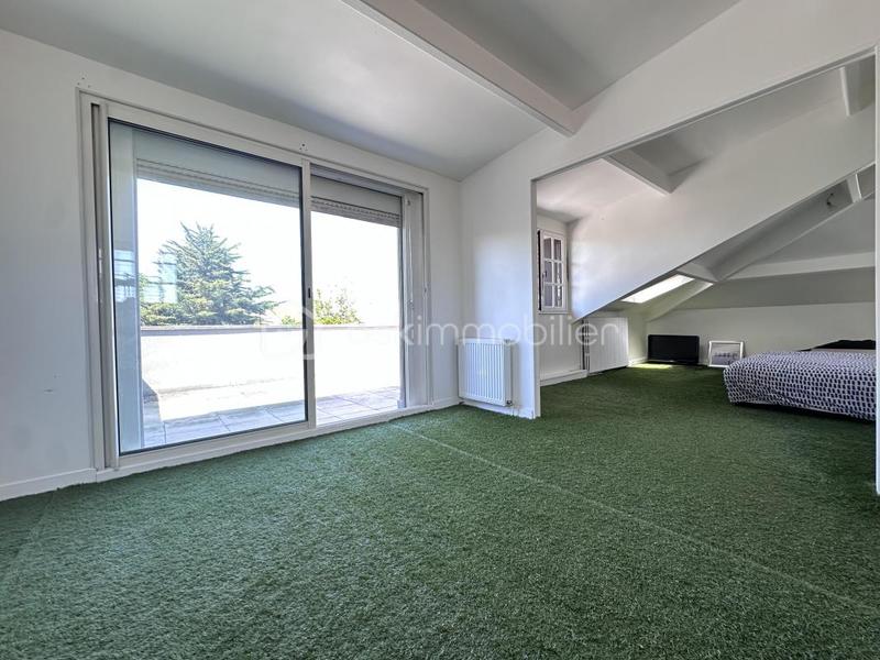 Maison - 227 m² - 7 pièces