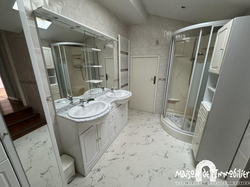 Maison - 169 m² - 6 pièces