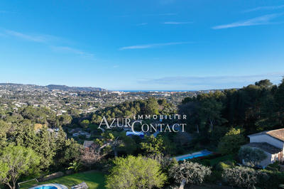 Maison - 277 m² - 7 pièces