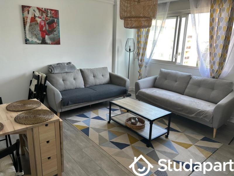 Chambre - 11 m² - 1 pièce