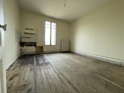 Maison traditionnelle - 184 m² - 11 pièces