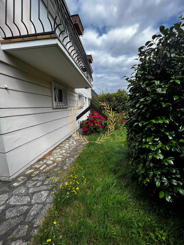 Maison traditionnelle - 110 m² - 7 pièces