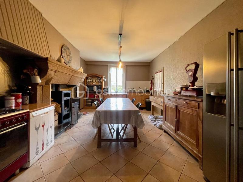 Maison en pierre - 186 m² - 7 pièces