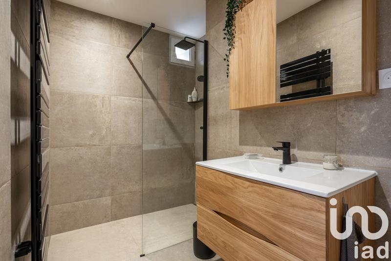 Maison - 210 m² - 7 pièces