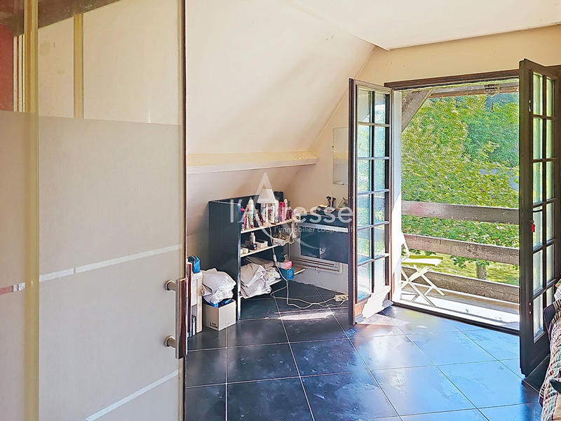 Maison - 202 m² - 6 pièces