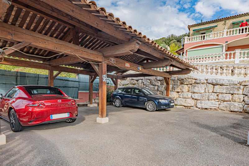 Maison - 205 m² - 9 pièces