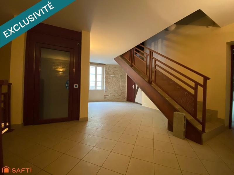 Maison - 300 m² - 8 pièces