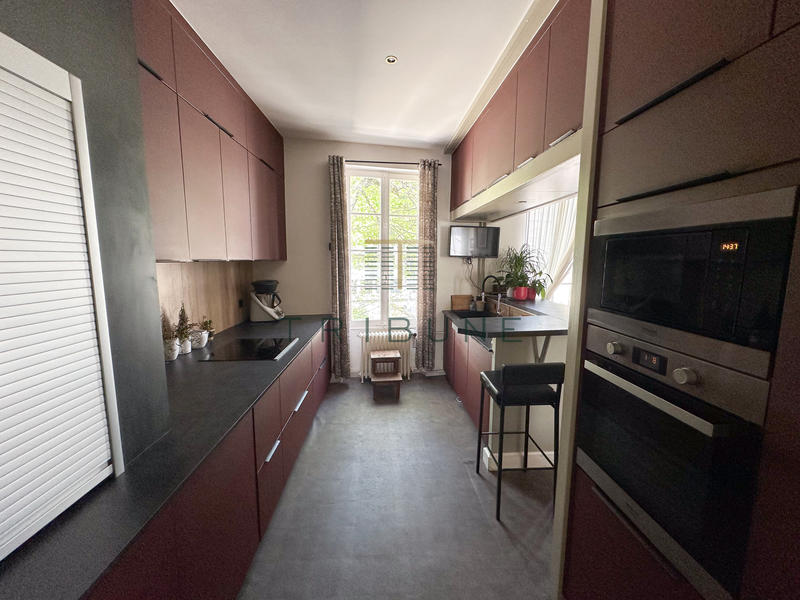 Maison - 265 m² - 8 pièces