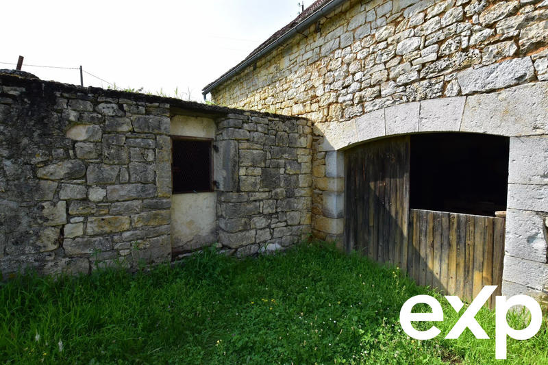 Maison - 326 m² - 3 pièces