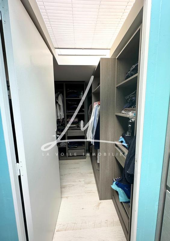 Loft - 203 m² - 6 pièces