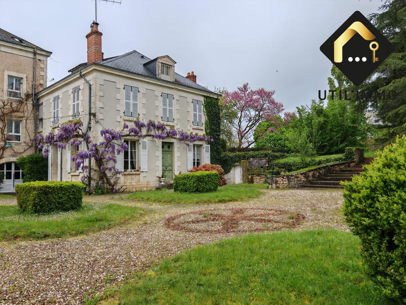 Maison - 1 062 m² - 13 pièces