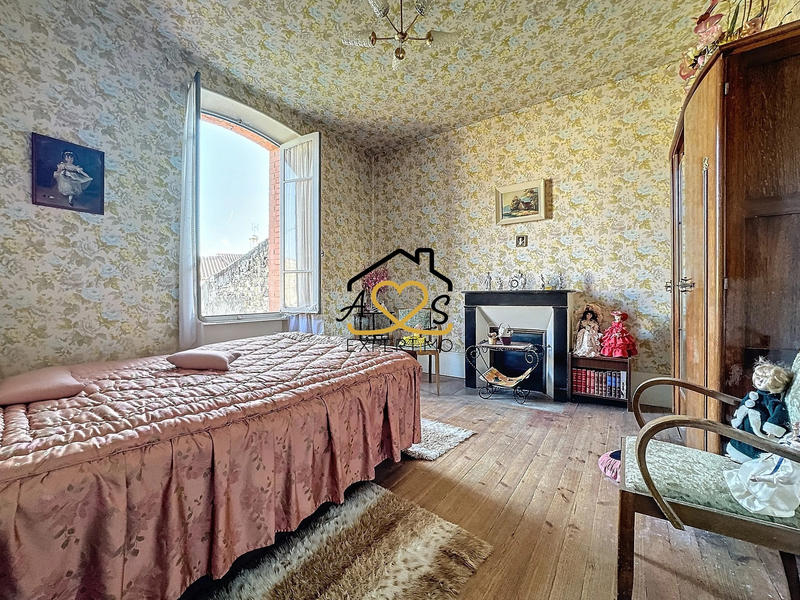 Maison - 143 m² - 7 pièces