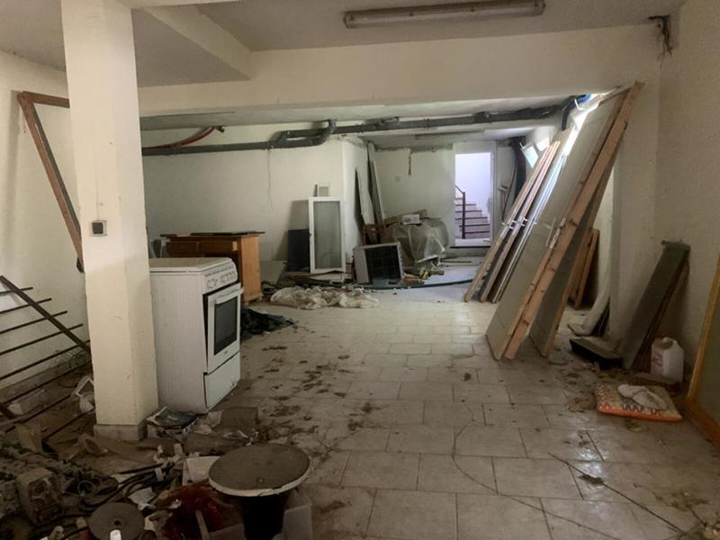 Parking / Garage - 214 m²