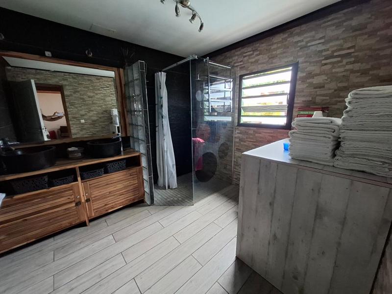 Maison - 239 m² - 11 pièces