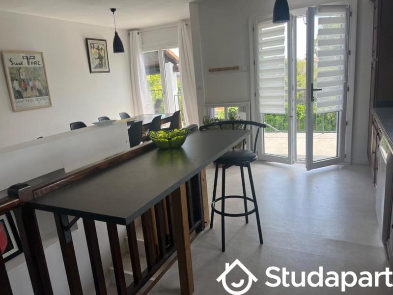 Chambre - 9 m² - 1 pièce