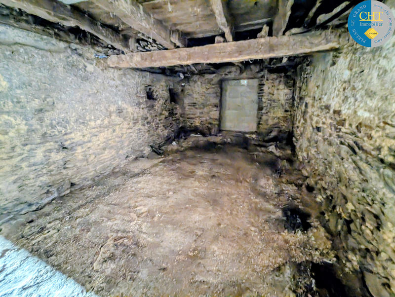 Maison - 270 m² - 6 pièces