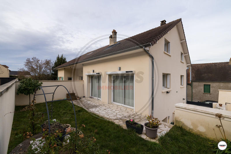 Maison - 164 m² - 8 pièces