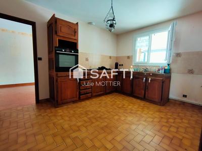 Maison - 90 m² - 5 pièces