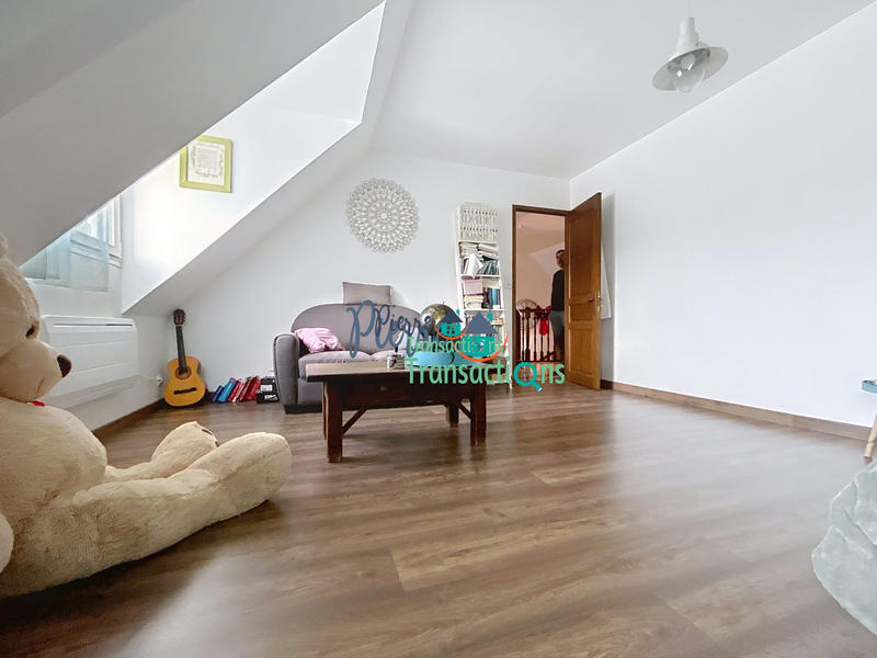 Maison - 236 m² - 7 pièces