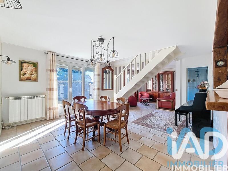 Maison - 95 m² - 5 pièces