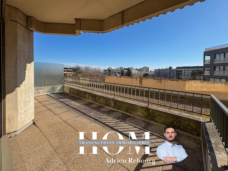 Appartement - 93 m² - 4 pièces