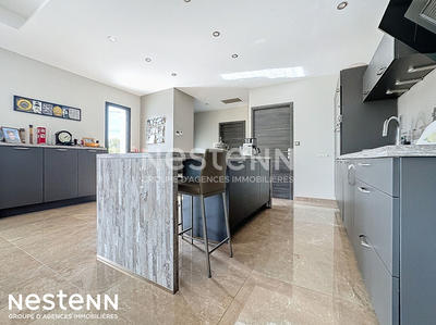 Maison - 122 m² - 5 pièces