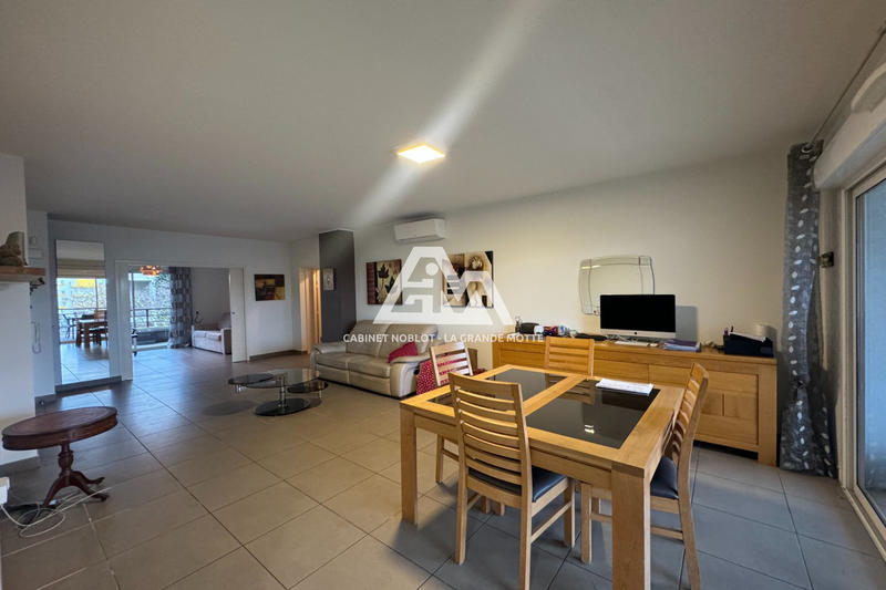 Appartement - 97 m² - 4 pièces