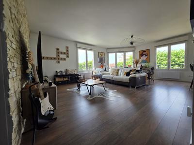 Appartement - 108 m² - 5 pièces