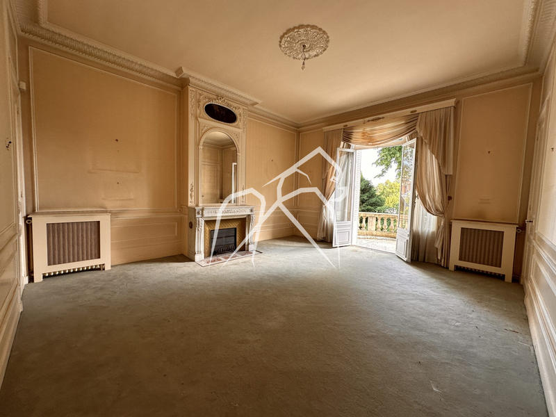 Appartement - 243 m² - 7 pièces