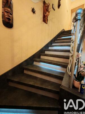 Maison - 217 m² - 8 pièces