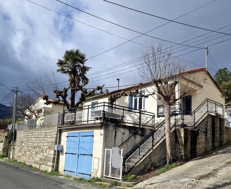 Maison - 140 m² - 9 pièces