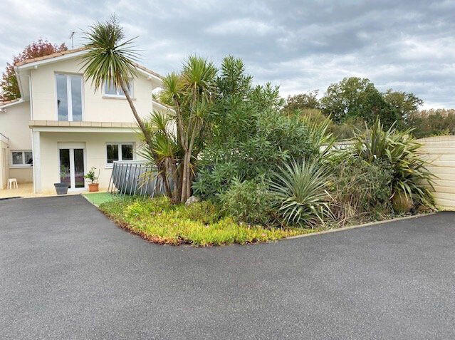 Maison - 181 m² - 5 pièces