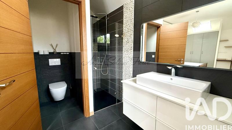 Maison - 195 m² - 6 pièces