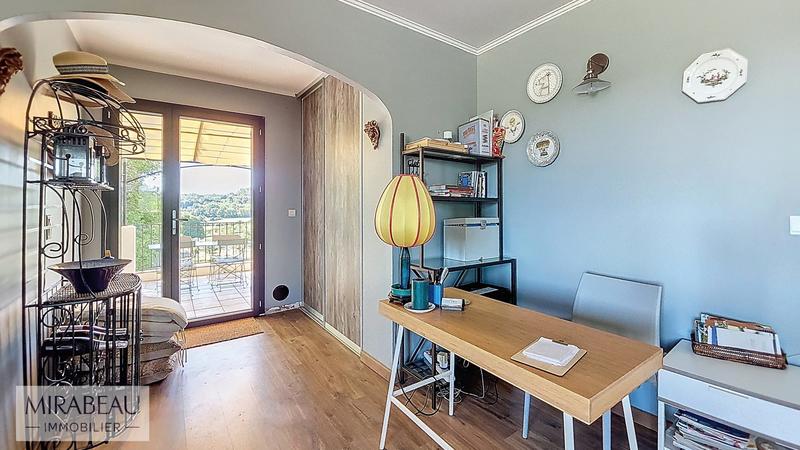 Villa - 180 m² - 8 pièces