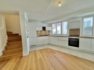 Maison - 192 m² - 8 pièces