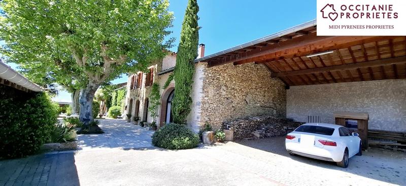 Propriété - 402 m² - 14 pièces