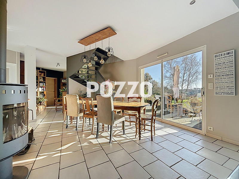 Maison - 196 m² - 8 pièces